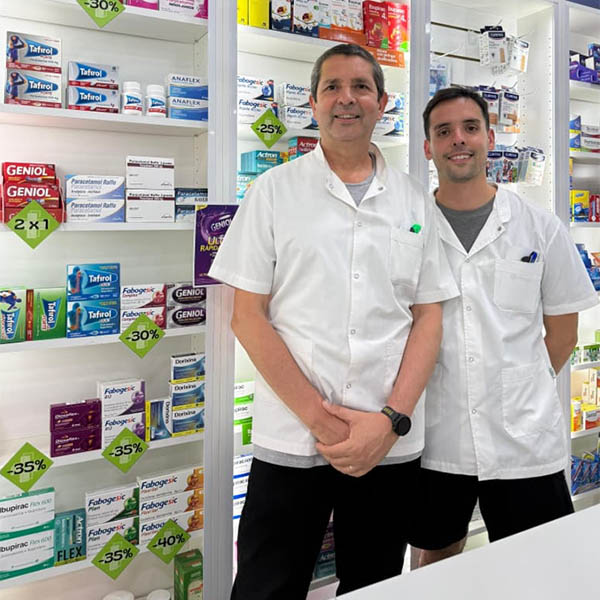 Farmacia Romero - Atención particular, obras sociales y prepagas, además de contar con vacunatorio, toma de presión arterial. Punto de Retiro de FarmaOnline