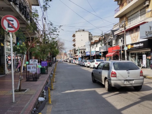 Ampliarán las dársenas de estacionamiento en el centro comercial