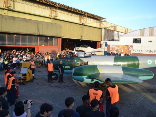 Expo Newbery: El Gloster Meteor de Luzuriaga volvió a rugir