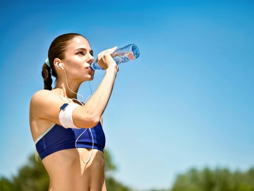 Noha te acerca algunos consejos para una buena hidratación