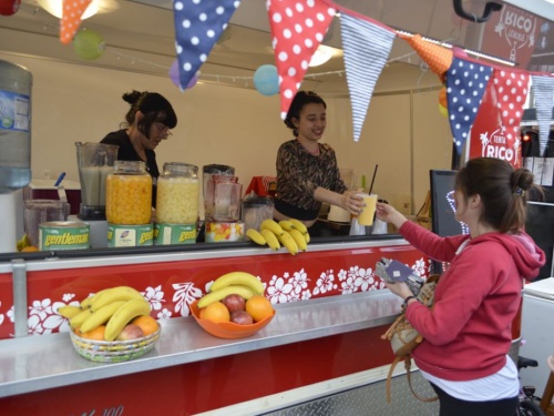 #Archivo20Años: Los Food Trucks coparon la Plaza de los Españoles