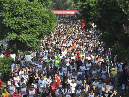 Más de 8000 vecinos corrieron por la Memoria, Verdad y Justicia 