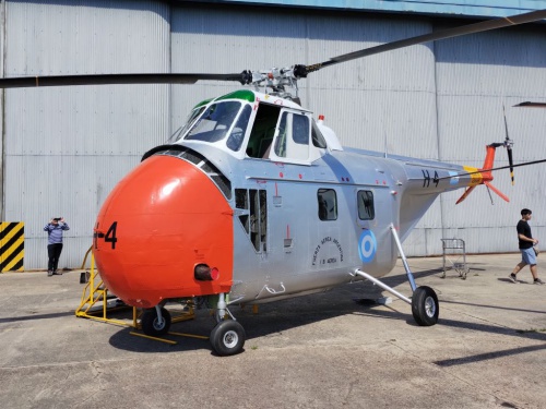 El Museo Nacional de Aeronáutica recibió un restaurado helicóptero Sikorsky S-55