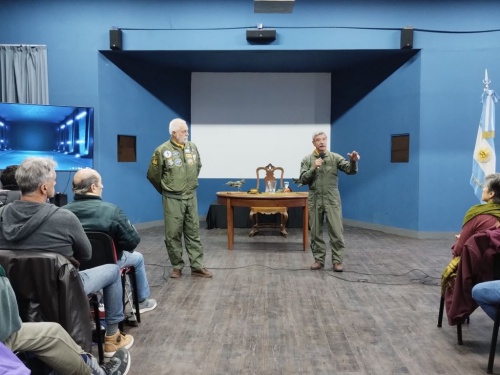 A sala llena: El Museo de Aeronáutica completó su ciclo de charlas de Malvinas 2024