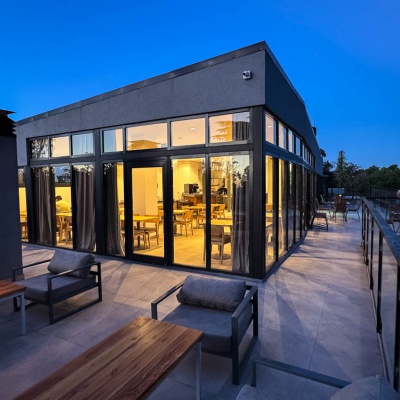 4° Piso: restaurante con terraza y vista panorámica en Parque Leloir