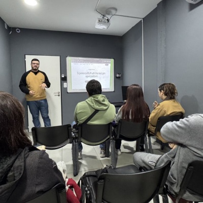 Build With AI: Google Developer Groups Castelar llevó charlas de IA a BYTEC