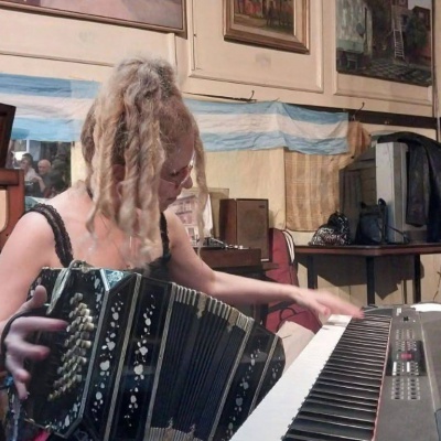 El Tangazo llega a Morón: Carla Pugliese y Adrián Subotovsky se presentan en Hudba