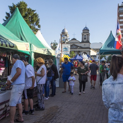 Expo Colectividades llega a la Plaza San Martín con sabores y música del mundo