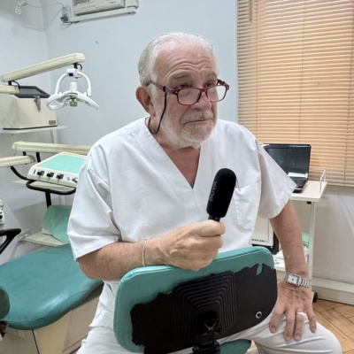 Dr. Omar Battilana: casi cuatro décadas de odontología en Castelar con una premisa que no cambió