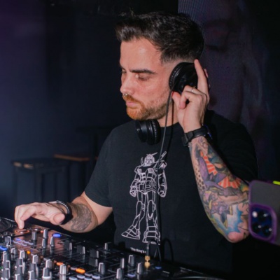 Bōs: "Si la gente está bailando, el DJ está haciendo bien su trabajo"