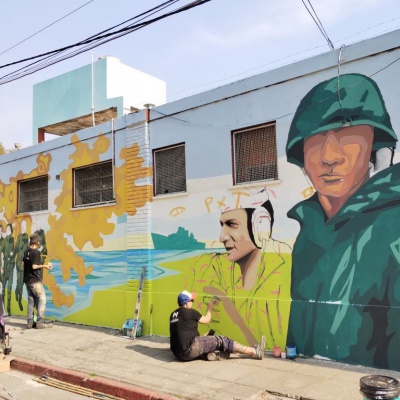 La Escuela 83 pintó un mural en homenaje a un Veterano de Malvinas