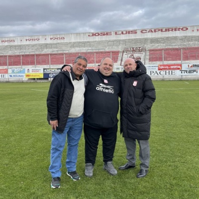 El Hogar del Doctor Ovando es sponsor del Club Deportivo Morón y lleva a los abuelos a la cancha