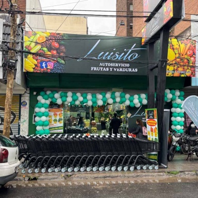Furor por la verdura: abrió Luisito y premió a sus primeros 100 clientes