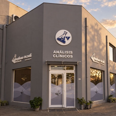 Laboratorio Viola desembarcó en Castelar Norte: ahora atiende en Espacio Urbano Santa Rosa