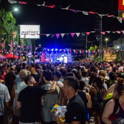 Bajo las estrellas: miles de vecinos corrieron por Castelar Norte