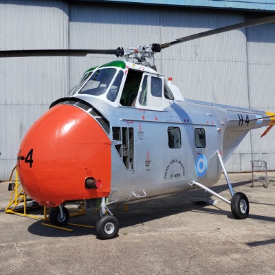 El Museo Nacional de Aeronáutica recibió un restaurado helicóptero Sikorsky S-55