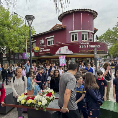 Emoción: Peregrinación llevó a la Virgen del Rosario de Pompeya por el centro de Castelar