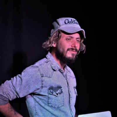 Pablo Picotto presenta “Tiempos Modernos” en el Teatro Morón