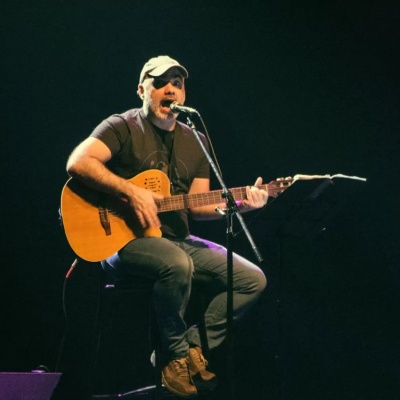Zambayonny vuelve a Castelar con un show íntimo en Whiskey Resto Bar
